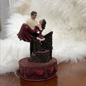 Hallmark Gone With the Wind Music Box #2366 “ You Are Not Turning Me Out “.